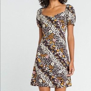 Others Follow Size‎ M Ana Floral Mini Dress Short Sleeve Sweetheart Neckline